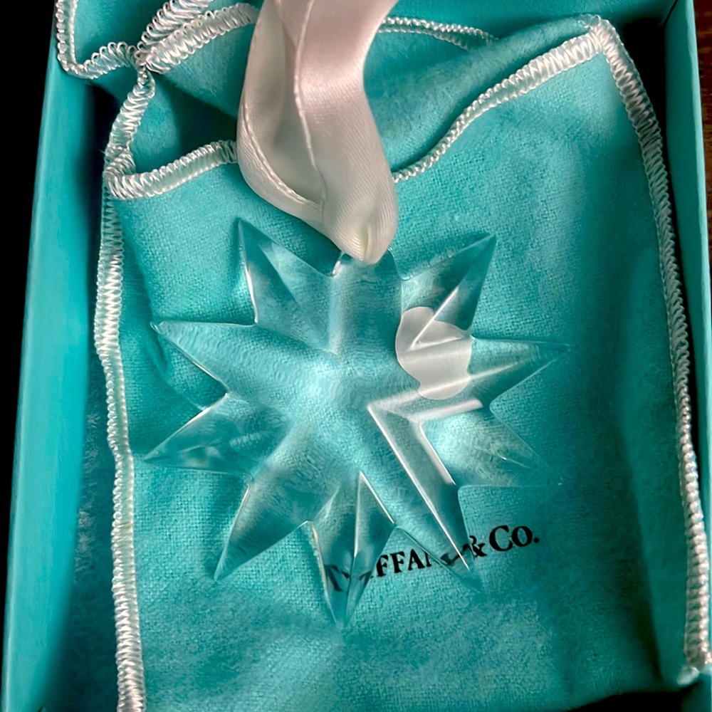 Tiffany star ornament